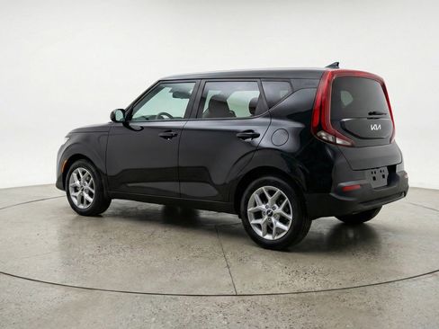 Used 2025 Kia Soul LX w/ LX Technology Package image 6