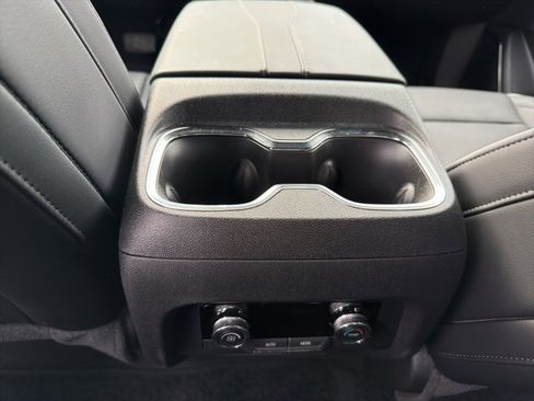 Used 2025 Buick Enclave Avenir w/ Super Cruise Package image 32