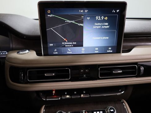 Used 2020 Lincoln Aviator Reserve image 26