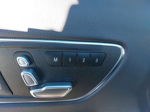 Used 2019 Mercedes-Benz GLA 250 4MATIC image 29