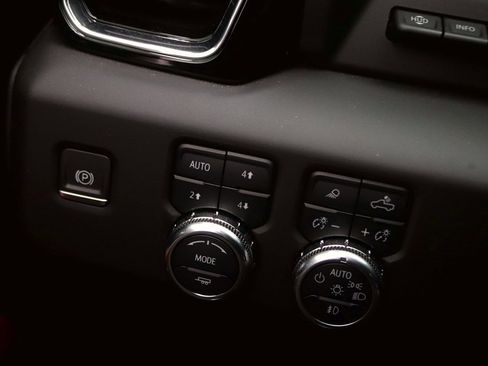 Used 2024 GMC Sierra 2500 Denali Ultimate image 24