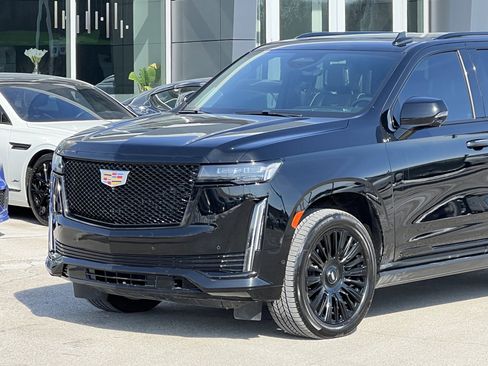 Used 2022 Cadillac Escalade Sport Platinum w/ Heavy-Duty Trailer Package image 13