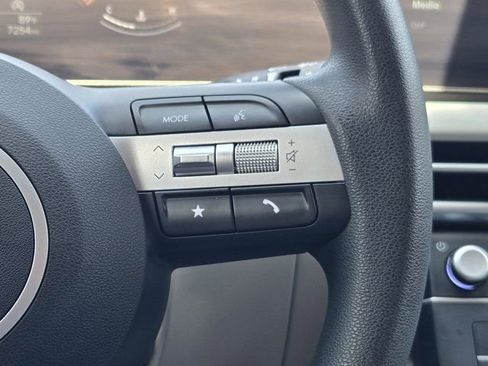 Certified 2025 Hyundai Tucson SE FWD image 29