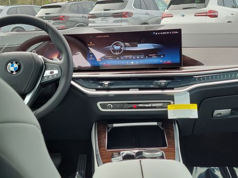 New 2026 BMW X5 xDrive40i w/ Climate Comfort Package image 12