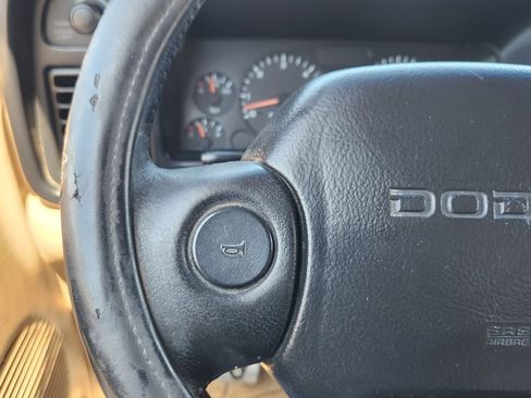 Used 1997 Dodge Ram 1500 Truck 2WD Club Cab image 28