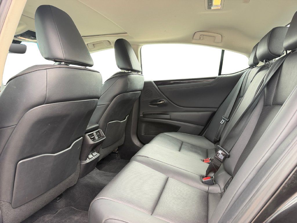 Used 2020 Lexus ES 350 w/ Premium Package FWD image 11
