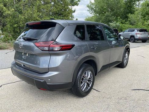 Used 2024 Nissan Rogue S AWD/4WD image 7