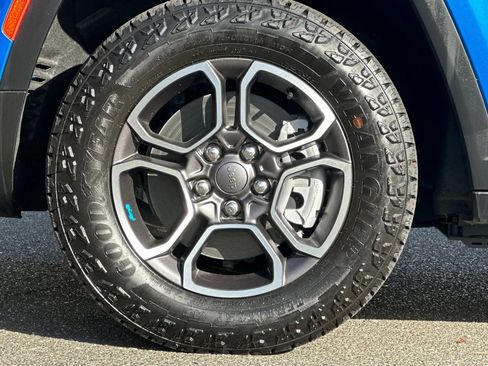 New 2023 Jeep Grand Cherokee Trailhawk w/ Advanced Protech Group II image 25