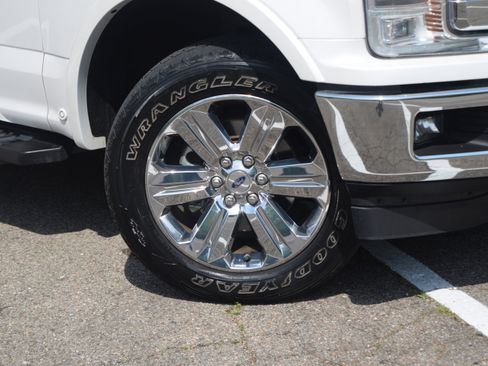 Used 2018 Ford F150 Lariat w/ Equipment Group 502A Luxury AWD/4WD image 31