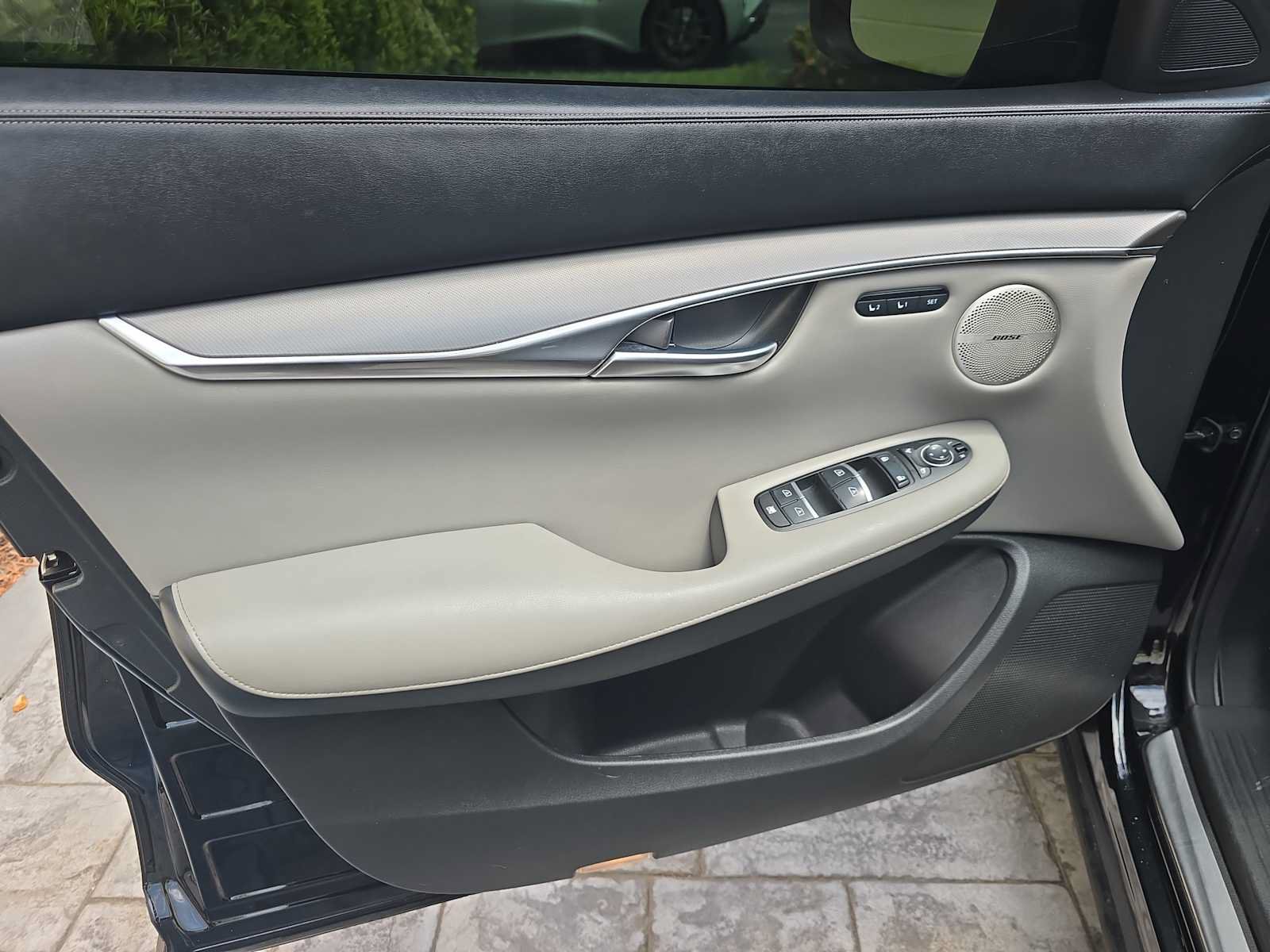 Used 2024 INFINITI QX50 Luxe w/ Accent Package FWD image 14