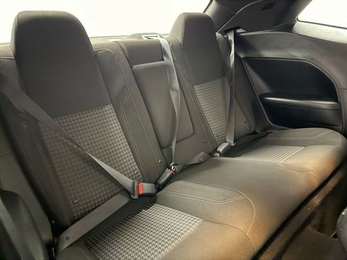 Used 2022 Dodge Challenger SXT image 17