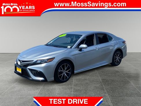 Used 2023 Toyota Camry SE FWD image 1