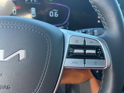 Used 2025 Kia Telluride AWD image 20