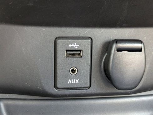 Used 2015 Nissan Rogue SL w/ SL Premium Package image 23