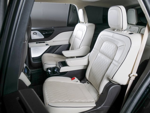 Used 2021 Lincoln Aviator Black Label Grand Touring w/ Class IV Trailer Tow Package AWD/4WD image 5