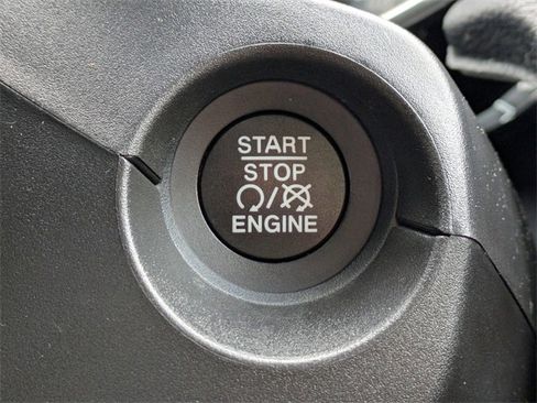 Used 2020 Jeep Compass Latitude image 30