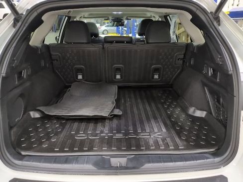 Used 2023 Subaru Outback Touring XT image 10