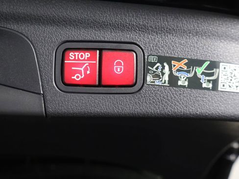 Used 2025 Mercedes-Benz GLE 350 4MATIC w/ AMG Line Exterior image 51