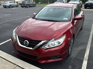 Used 2017 Nissan Altima 2.5 SV FWD video 1