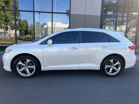Used 2011 Toyota Venza w/ Convenience Pkg FWD image 6