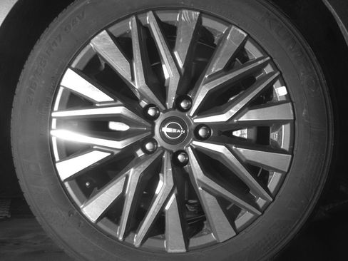 Used 2025 Nissan Altima 2.5 SV FWD image 13