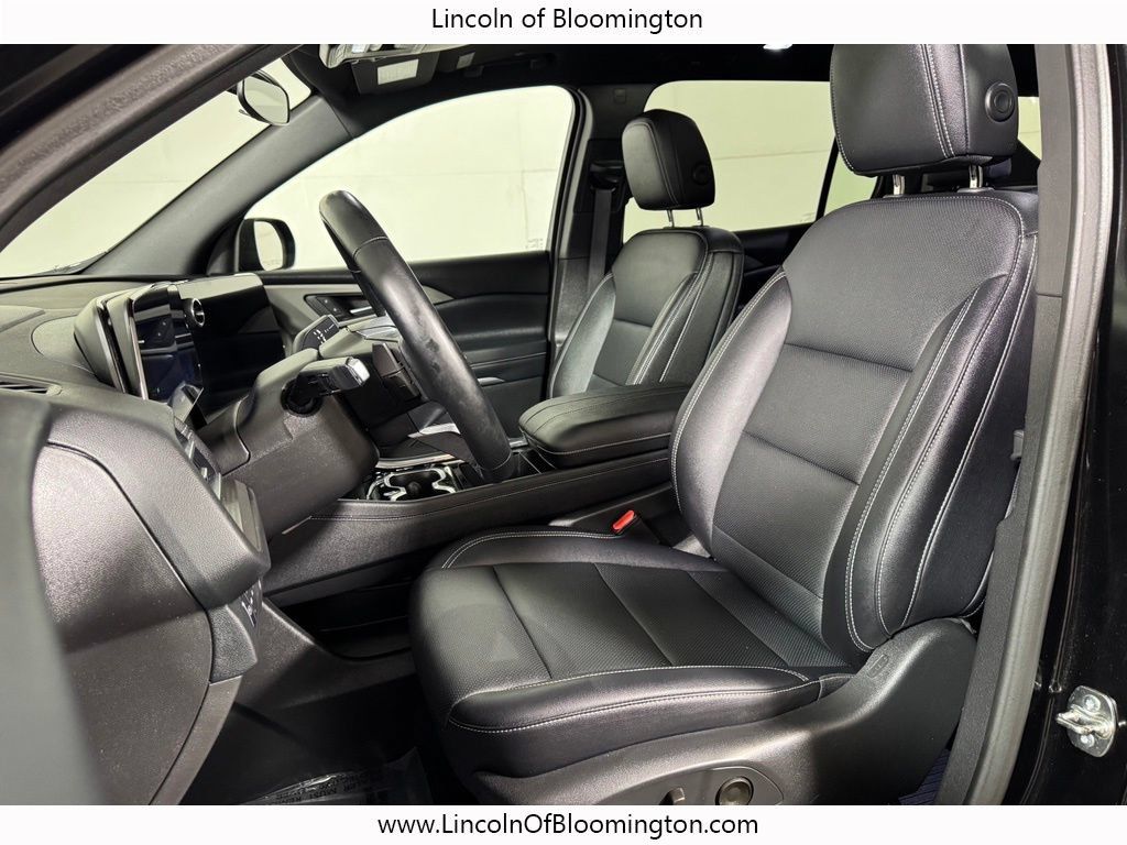 Used 2025 Chevrolet Traverse LT w/ Sun and Wheel Package AWD/4WD image 18