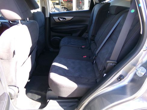 Used 2015 Nissan Rogue S AWD/4WD image 20