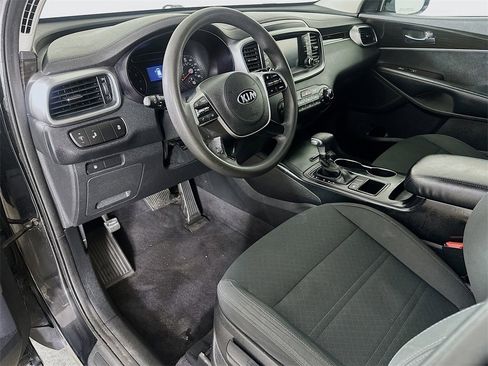Certified 2020 Kia Sorento LX image 20