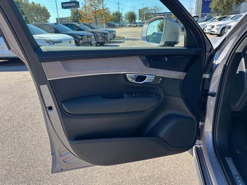 New 2026 Volvo XC90 B5 Plus image 18