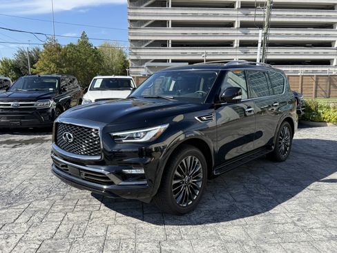 Certified 2024 INFINITI QX80 Premium Select w/ Cargo Package image 3
