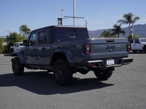 New 2026 Jeep Gladiator Sport AWD/4WD image 6