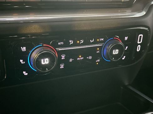 Used 2024 Chevrolet Silverado 1500 High Country w/ Technology Package image 18