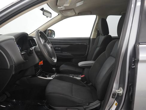 Used 2019 Mitsubishi Outlander ES AWD/4WD image 22
