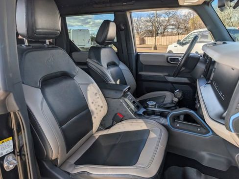 Used 2022 Ford Bronco Wildtrak image 25