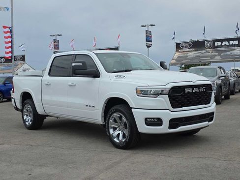 Used 2026 RAM 1500 Big Horn AWD/4WD image 2