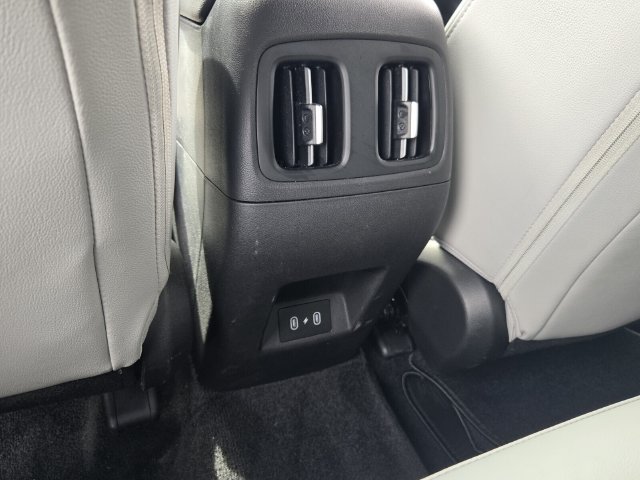 Used 2025 Hyundai Santa Cruz SEL FWD image 15