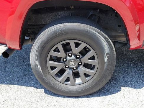 Used 2023 Toyota Tacoma SR5 w/ Technology Package image 5