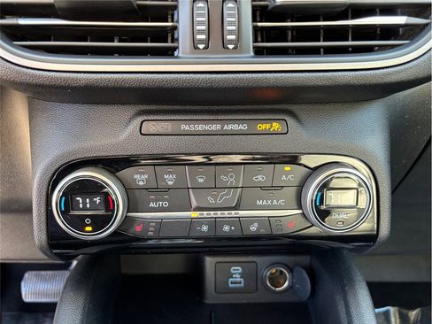 Used 2021 Ford Escape SEL image 30