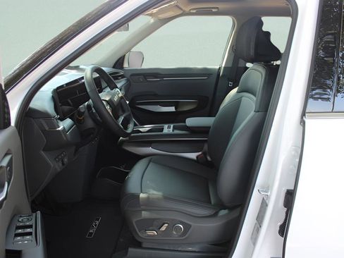 New 2026 Kia EV9 Light RWD image 16