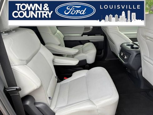 Used 2025 Ford Expedition Max Platinum w/ Driver's Package AWD/4WD image 26