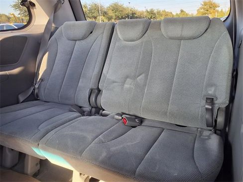 Used 2007 Kia Sedona EX image 10