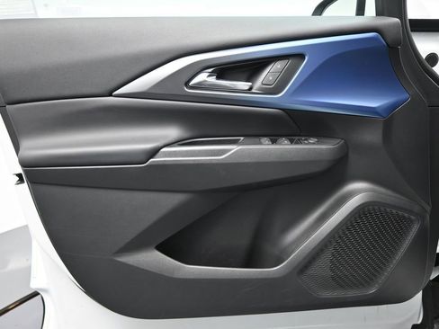 Used 2025 Chevrolet Equinox EV LT w/ Convenience Package image 26