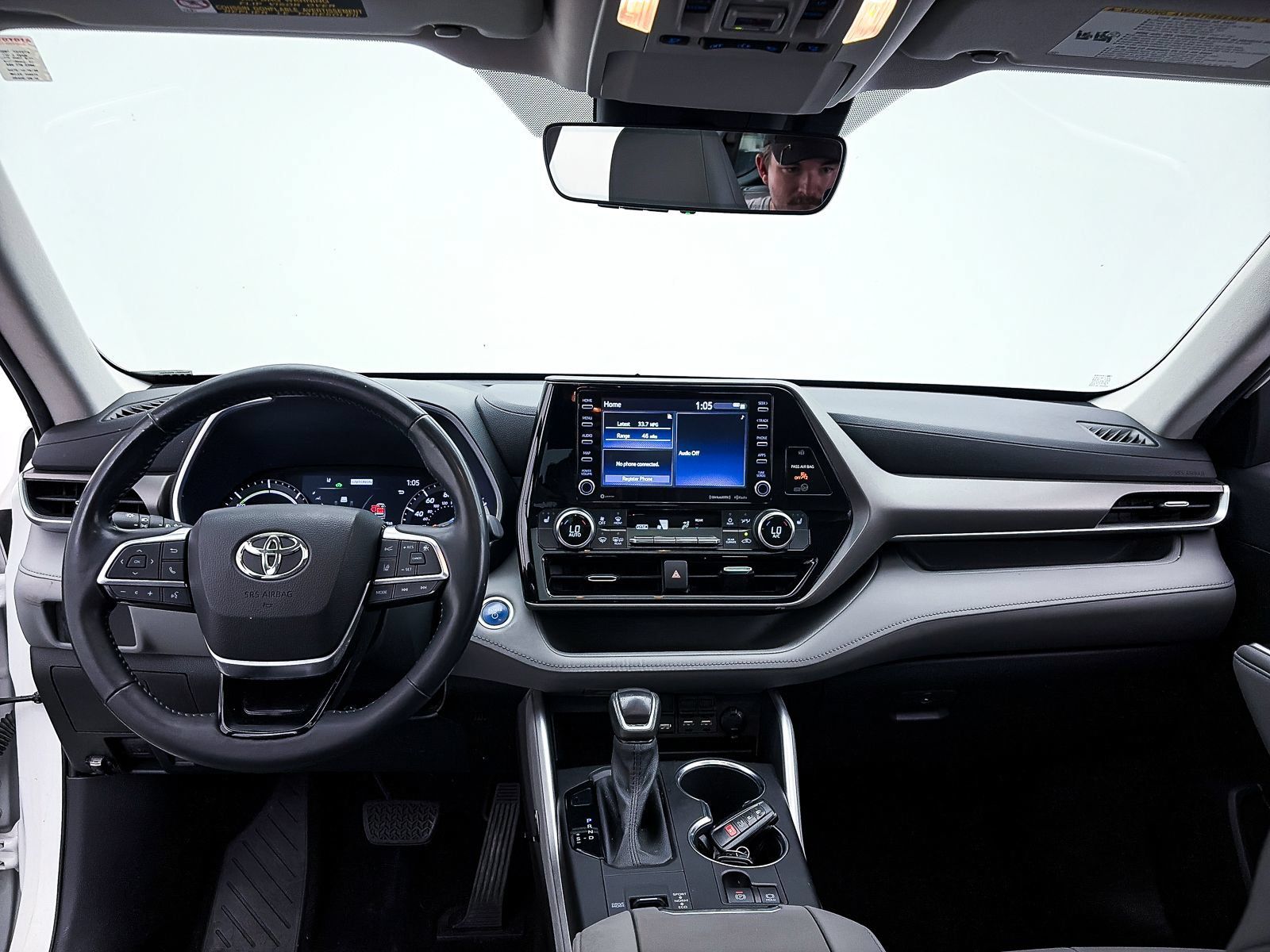 Used 2020 Toyota Highlander XLE AWD/4WD image 17