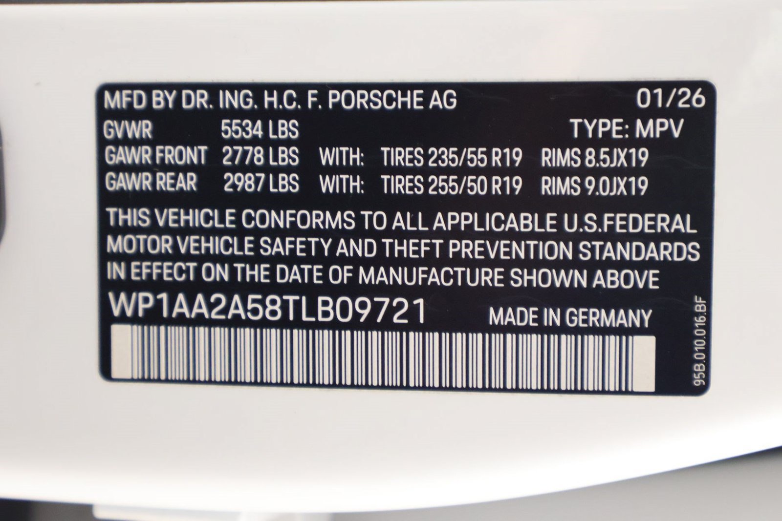 Certified 2026 Porsche Macan AWD/4WD image 19