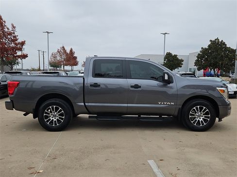 Certified 2024 Nissan Titan SV w/ SV Convenience Package image 4