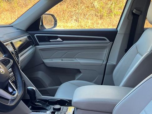 Used 2023 Volkswagen Atlas SE image 28