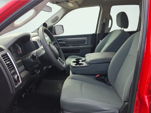 Used 2018 RAM 1500 Classic SLT AWD/4WD image 18