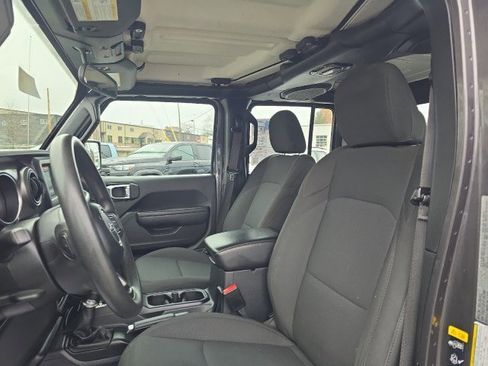 Used 2023 Jeep Gladiator Sport image 4