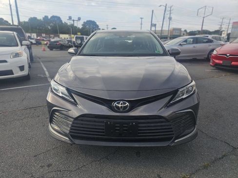 Used 2023 Toyota Camry LE image 3