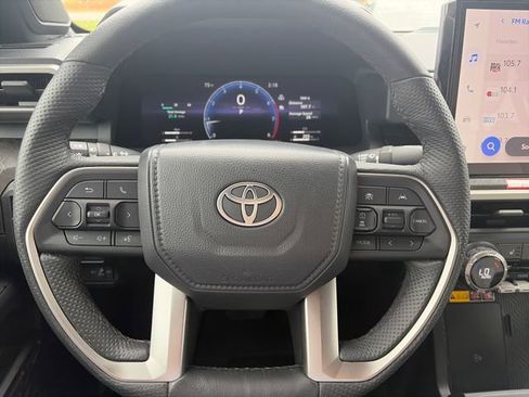 Used 2025 Toyota Tacoma Limited AWD/4WD image 24